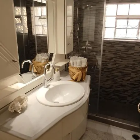 דירה Jasmine Near The העיירה רתימנו